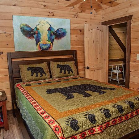 Adore The Smores Rustic Mountain Charm Outdoor Spaces And A Cozy Hot Tub Blue Ridge Exterior photo