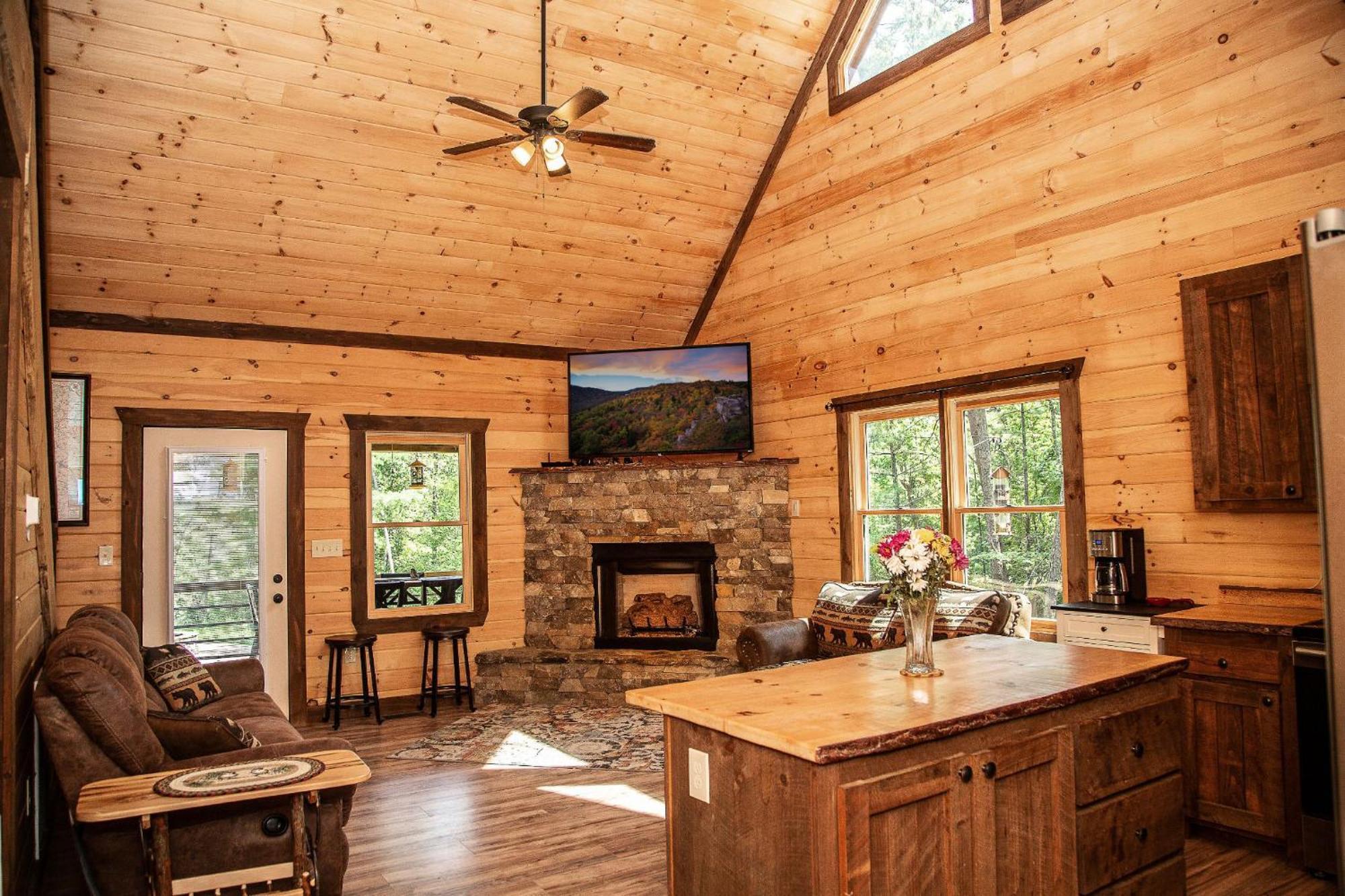 Adore The Smores Rustic Mountain Charm Outdoor Spaces And A Cozy Hot Tub Blue Ridge Exterior photo