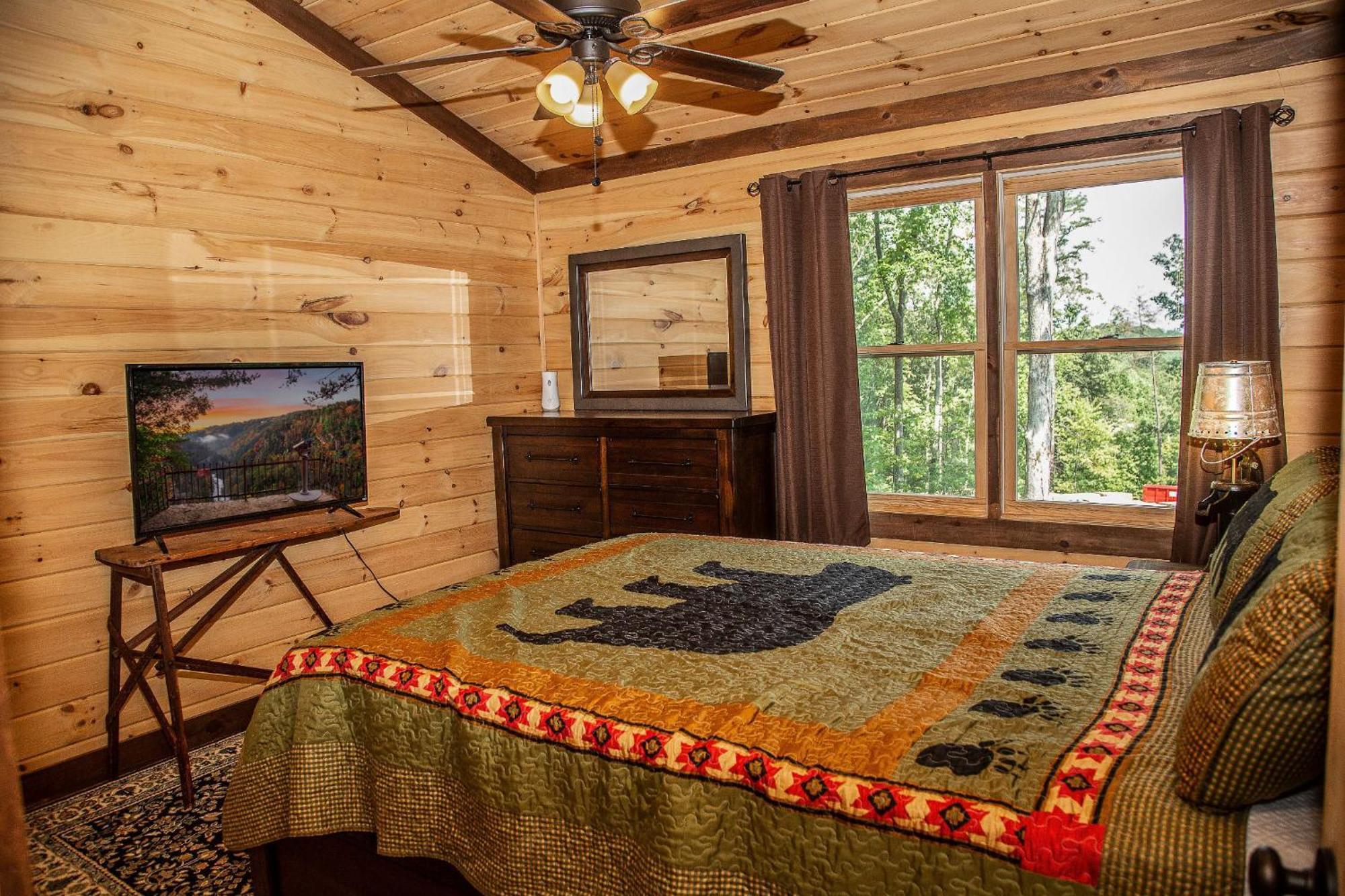 Adore The Smores Rustic Mountain Charm Outdoor Spaces And A Cozy Hot Tub Blue Ridge Exterior photo
